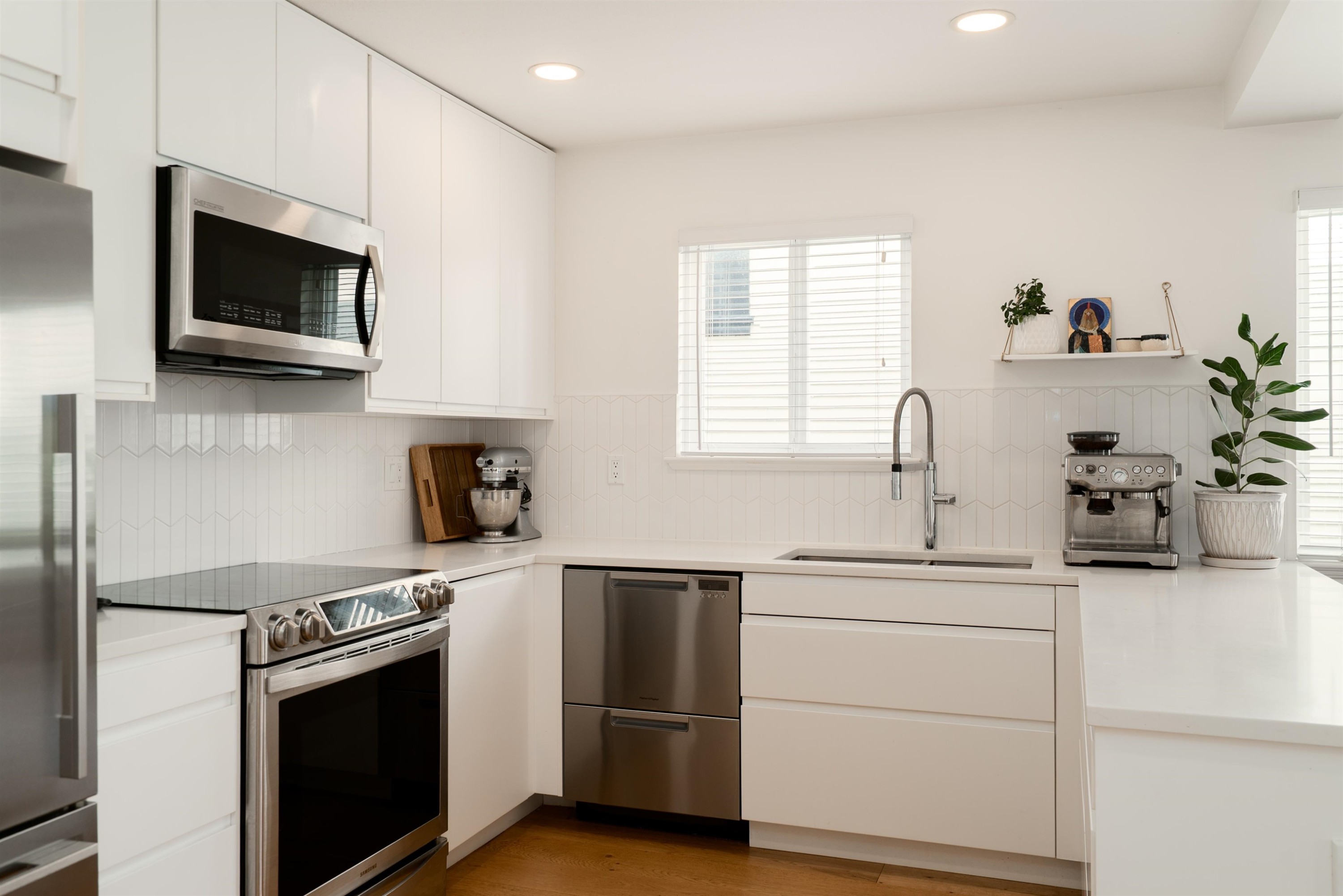 2042 Triumph Street, Vancouver, BC