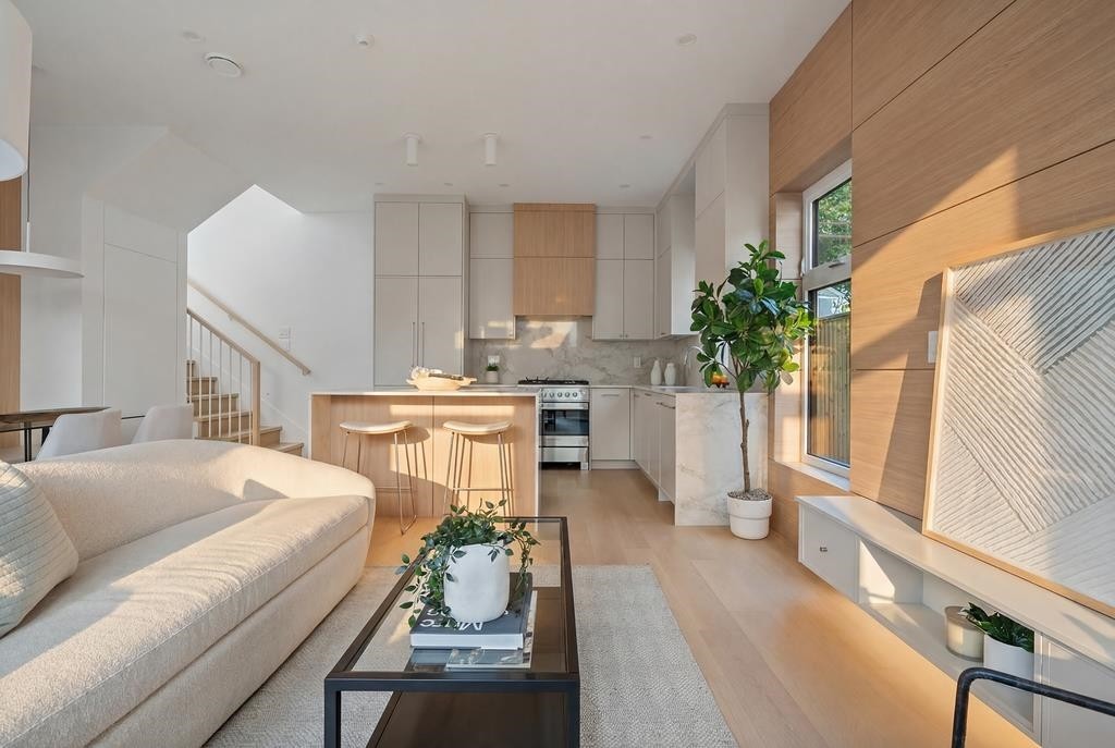 366 23Rd Avenue E, Vancouver, BC - Indoor Photo Showing Living Room