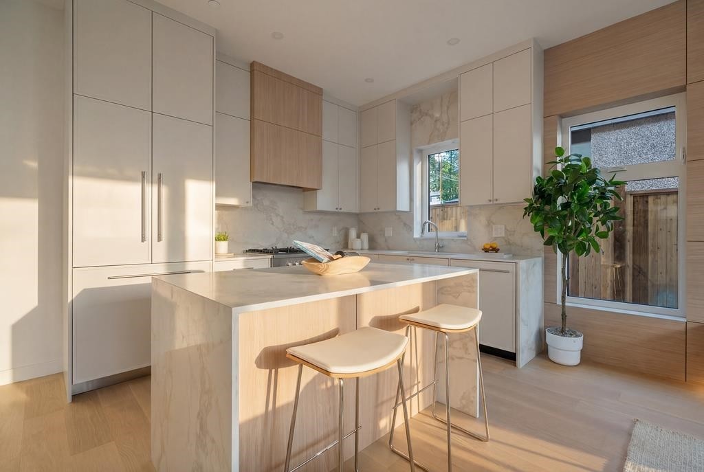 366 23Rd Avenue E, Vancouver, BC - Indoor Photo Showing Kitchen With Upgraded Kitchen