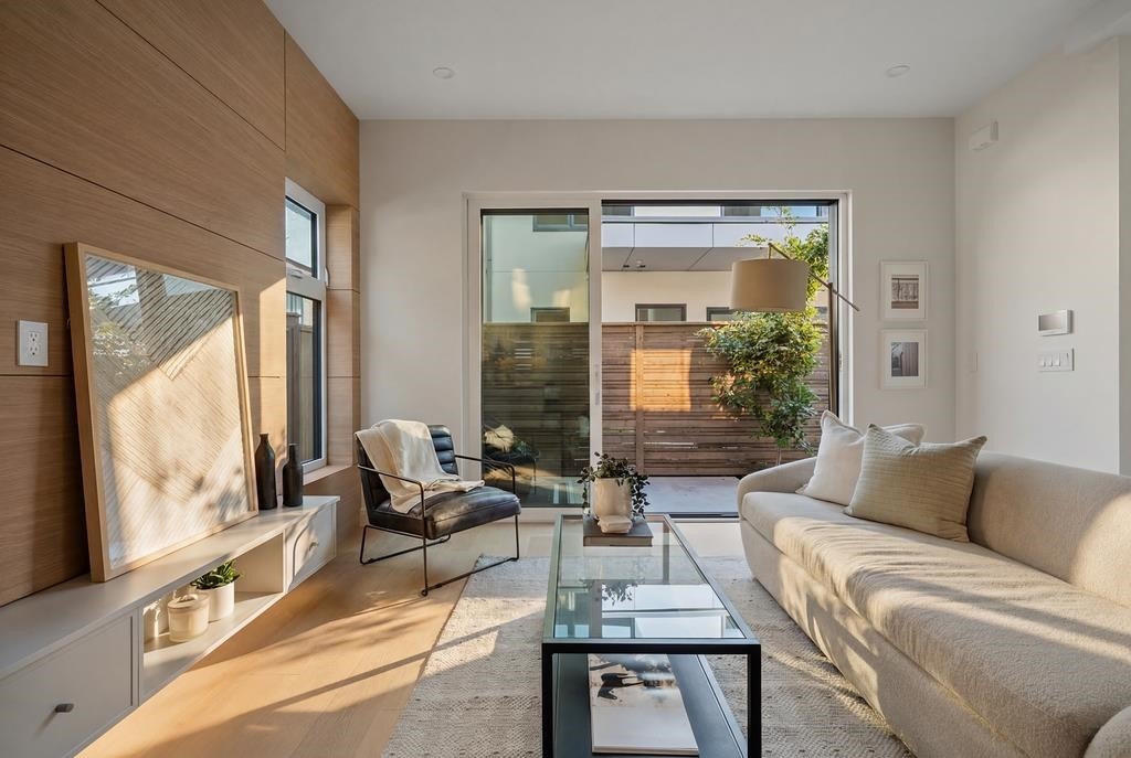 366 23Rd Avenue E, Vancouver, BC - Indoor Photo Showing Other Room