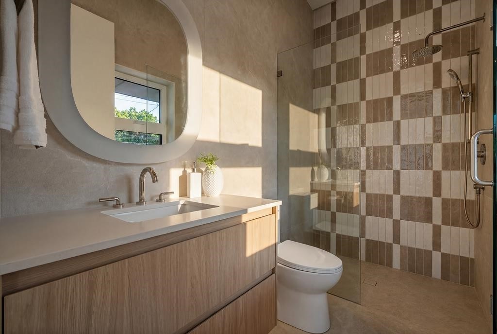 366 23Rd Avenue E, Vancouver, BC - Indoor Photo Showing Bathroom