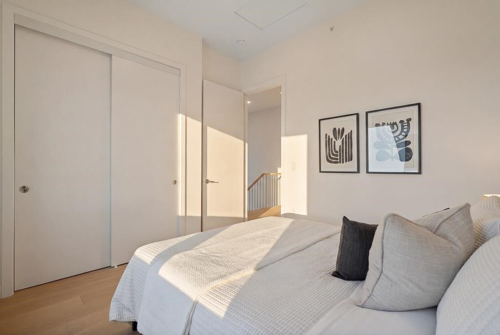 366 23Rd Avenue E, Vancouver, BC - Indoor Photo Showing Bedroom