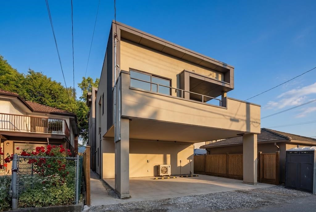 366 23Rd Avenue E, Vancouver, BC - Outdoor With Exterior