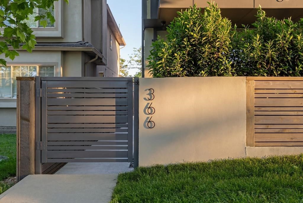 366 23Rd Avenue E, Vancouver, BC - Outdoor