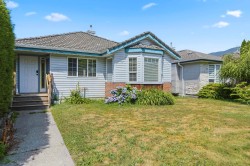1827 Mamquam Road Squamish, BC V0N 1T0
