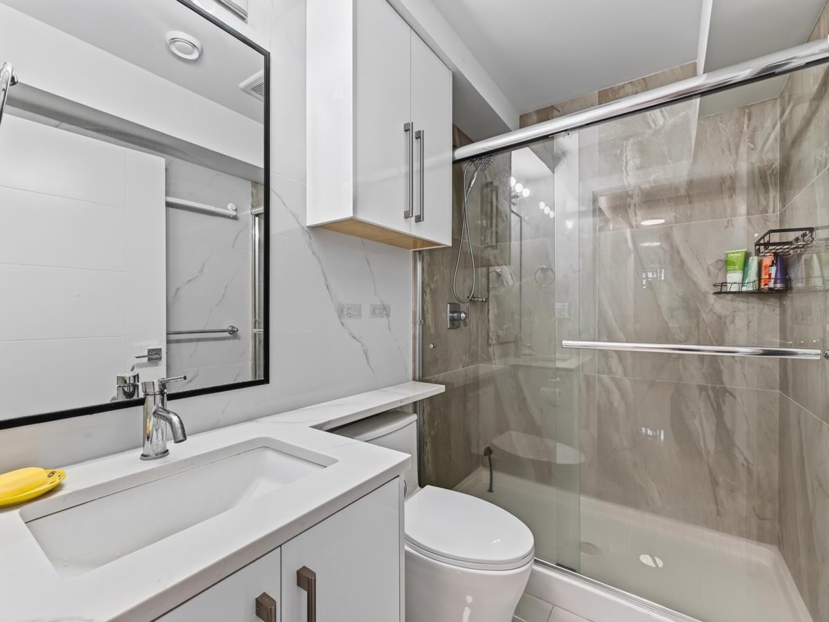 2977 42Nd Avenue E, Vancouver, BC - Indoor Photo Showing Bathroom