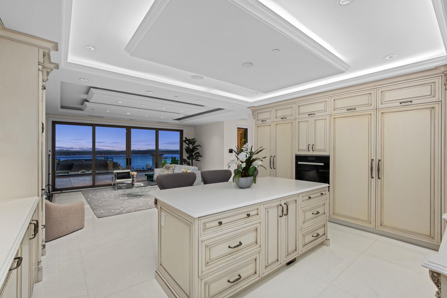 2185 Westhill Wynd, West Vancouver, BC - Indoor