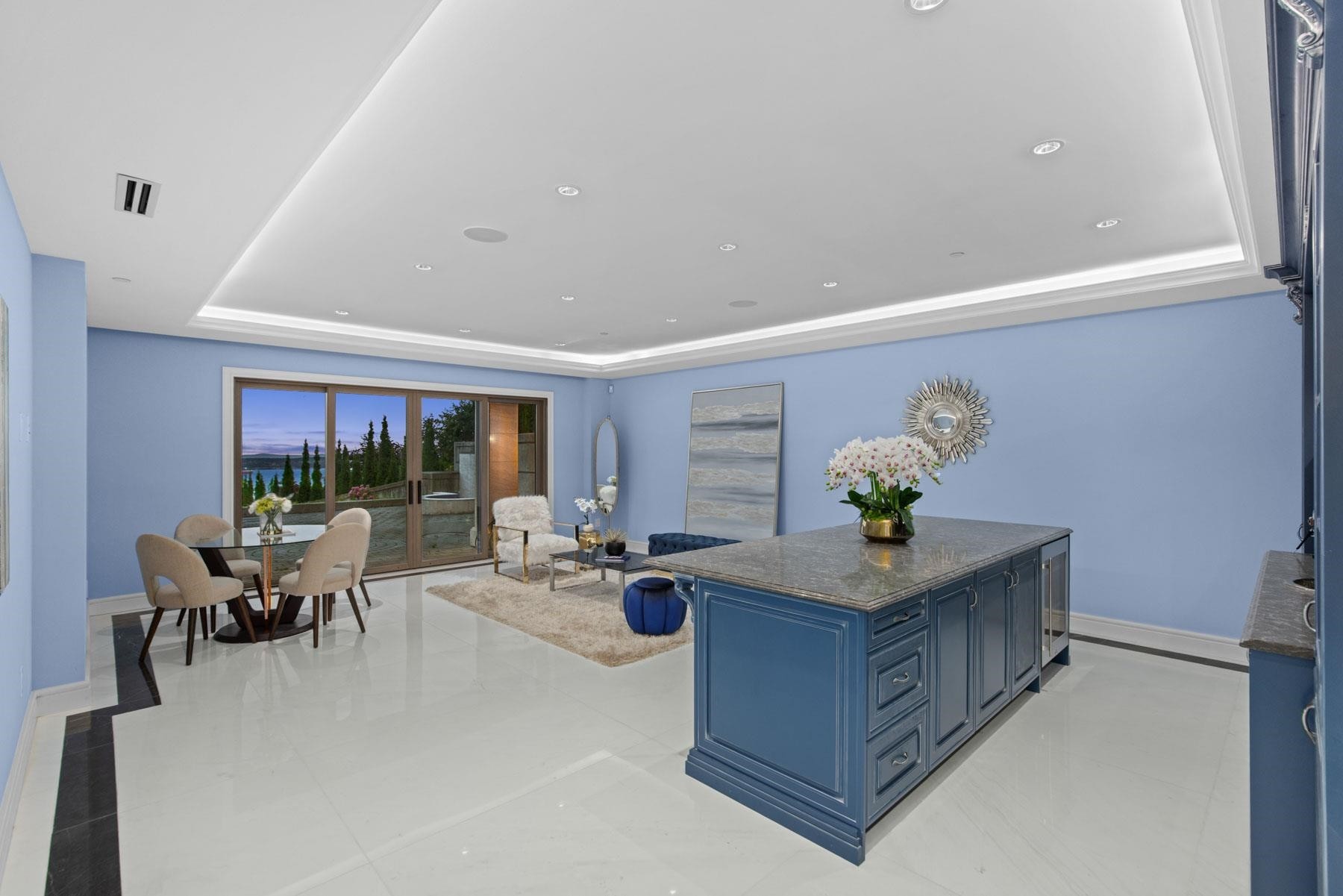 2185 Westhill Wynd, West Vancouver, BC - Indoor Photo Showing Other Room