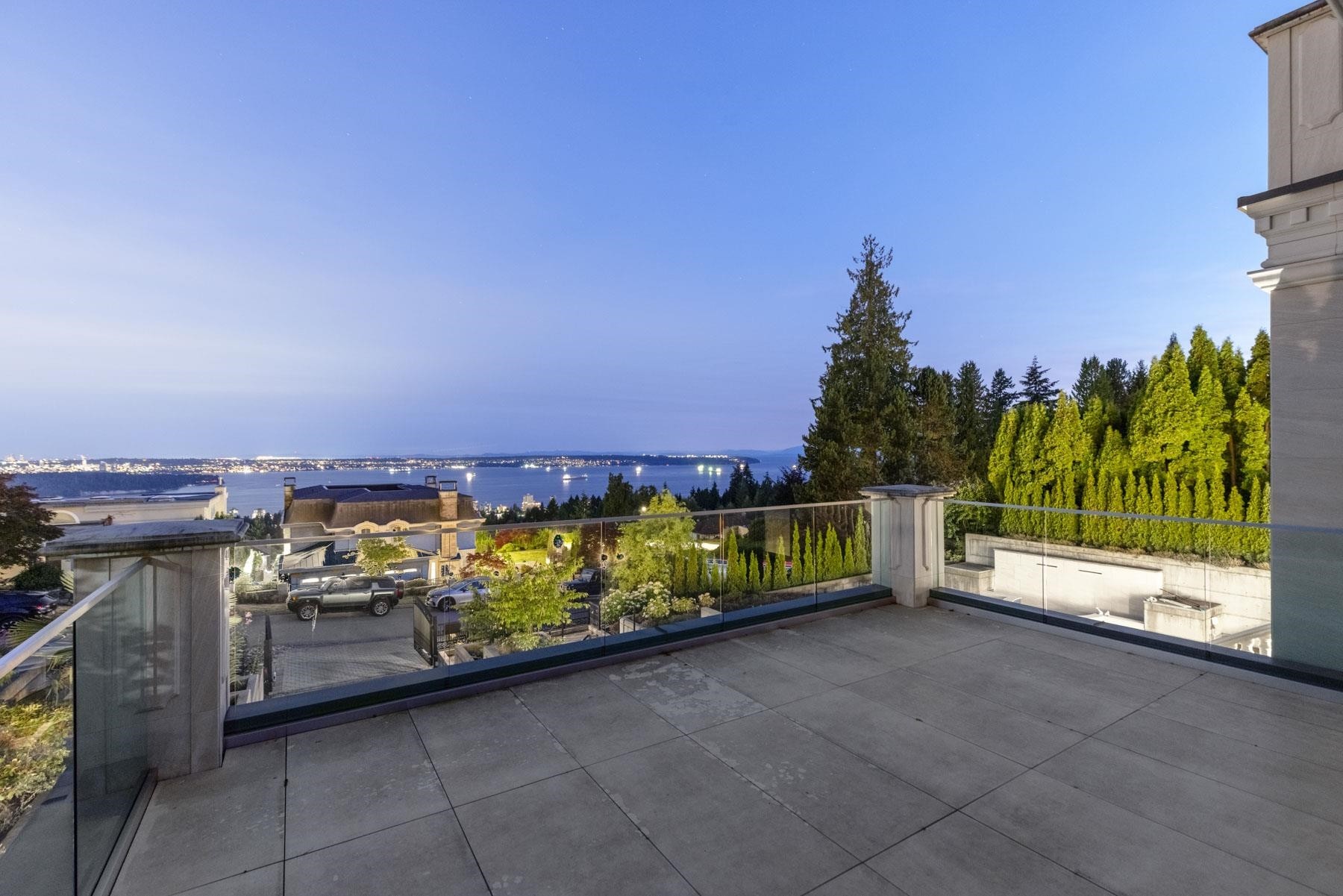 2185 Westhill Wynd, West Vancouver, BC - Outdoor With View