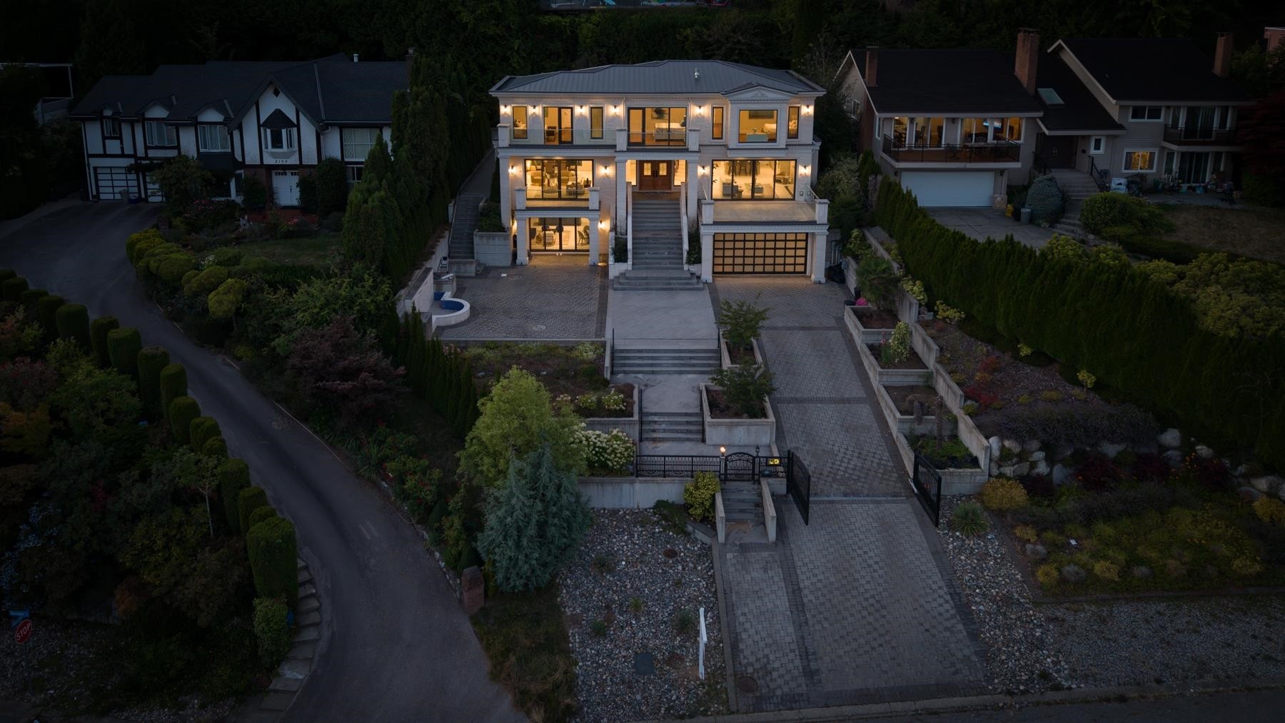 2185 Westhill Wynd, West Vancouver, BC - Outdoor With Deck Patio Veranda