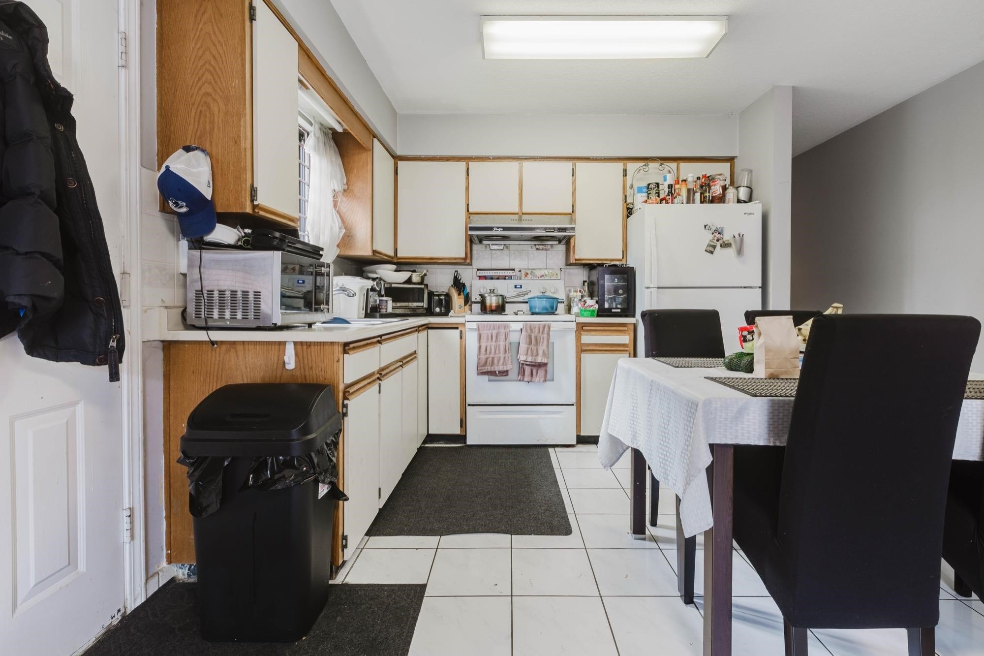 3230 Garden Drive, Vancouver, BC - Indoor Photo Showing Kitchen