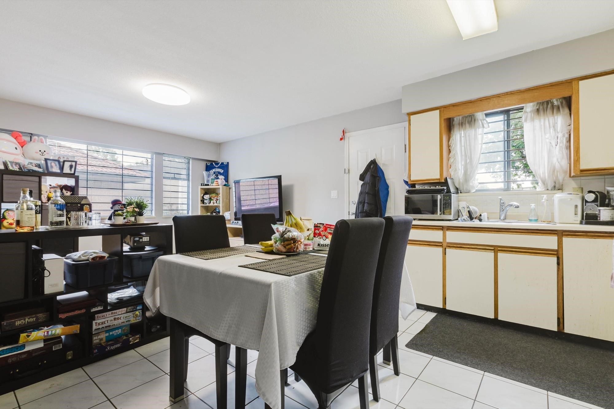 3230 Garden Drive, Vancouver, BC - Indoor