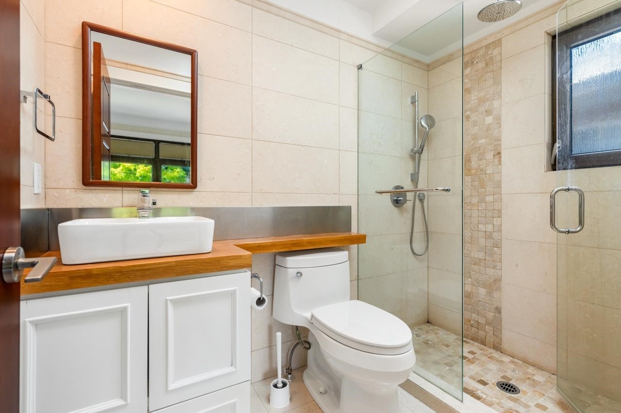 6678 Angus Drive, Vancouver, BC - Indoor Photo Showing Bathroom