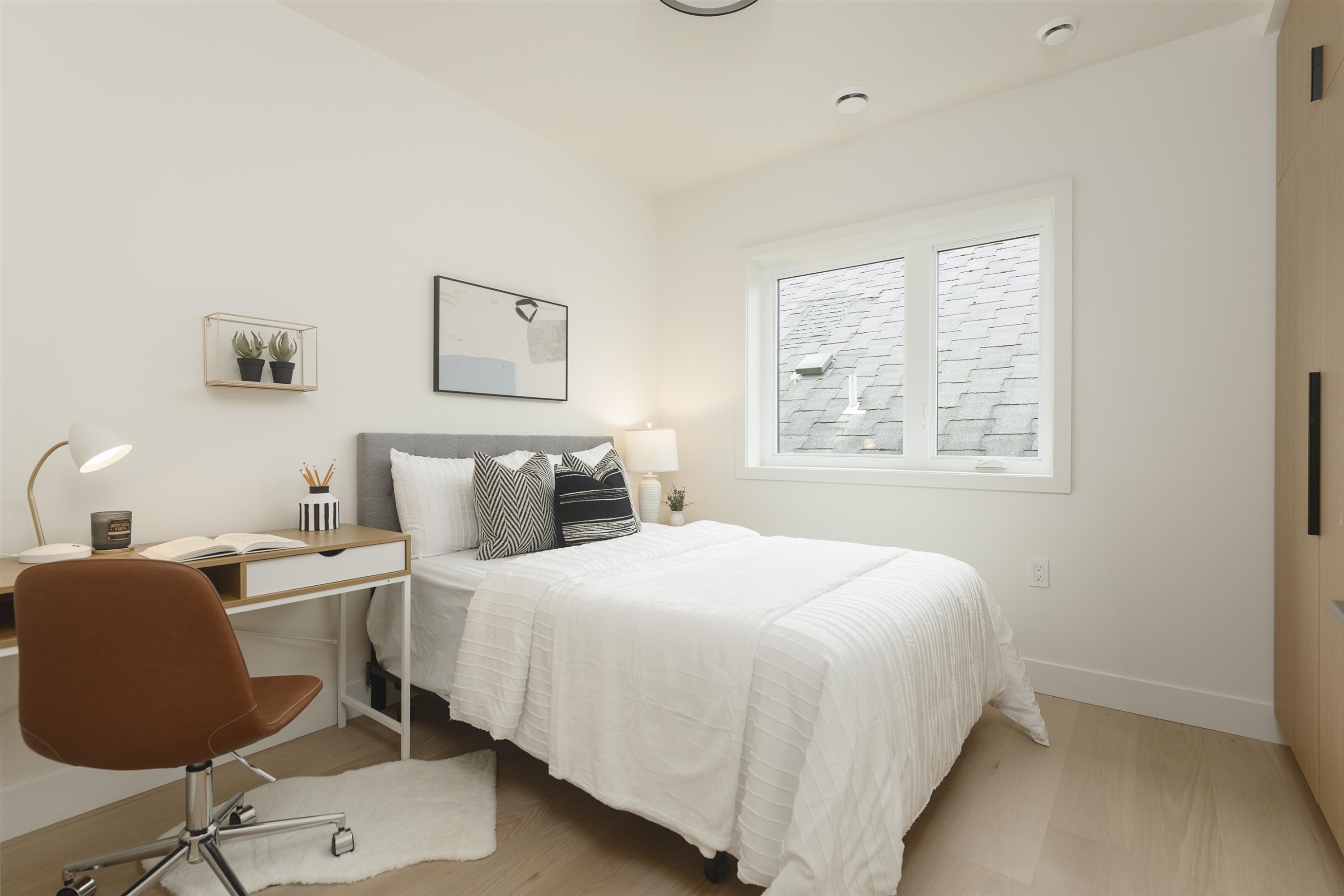 2-735 10Th Avenue E, Vancouver, BC - Indoor Photo Showing Bedroom