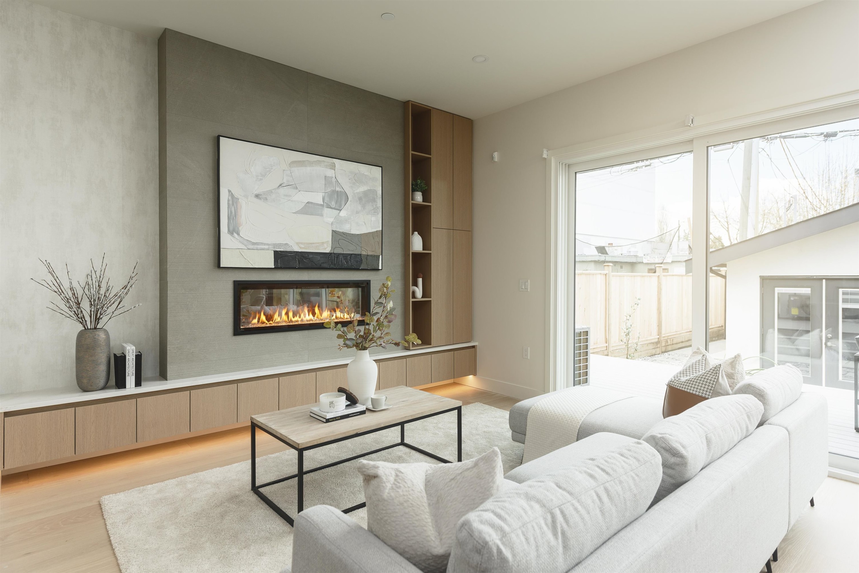 2-735 10Th Avenue E, Vancouver, BC - Indoor Photo Showing Living Room With Fireplace