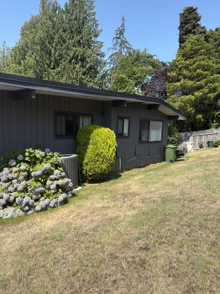 5350 Benner Road, Sechelt, BC - Outdoor