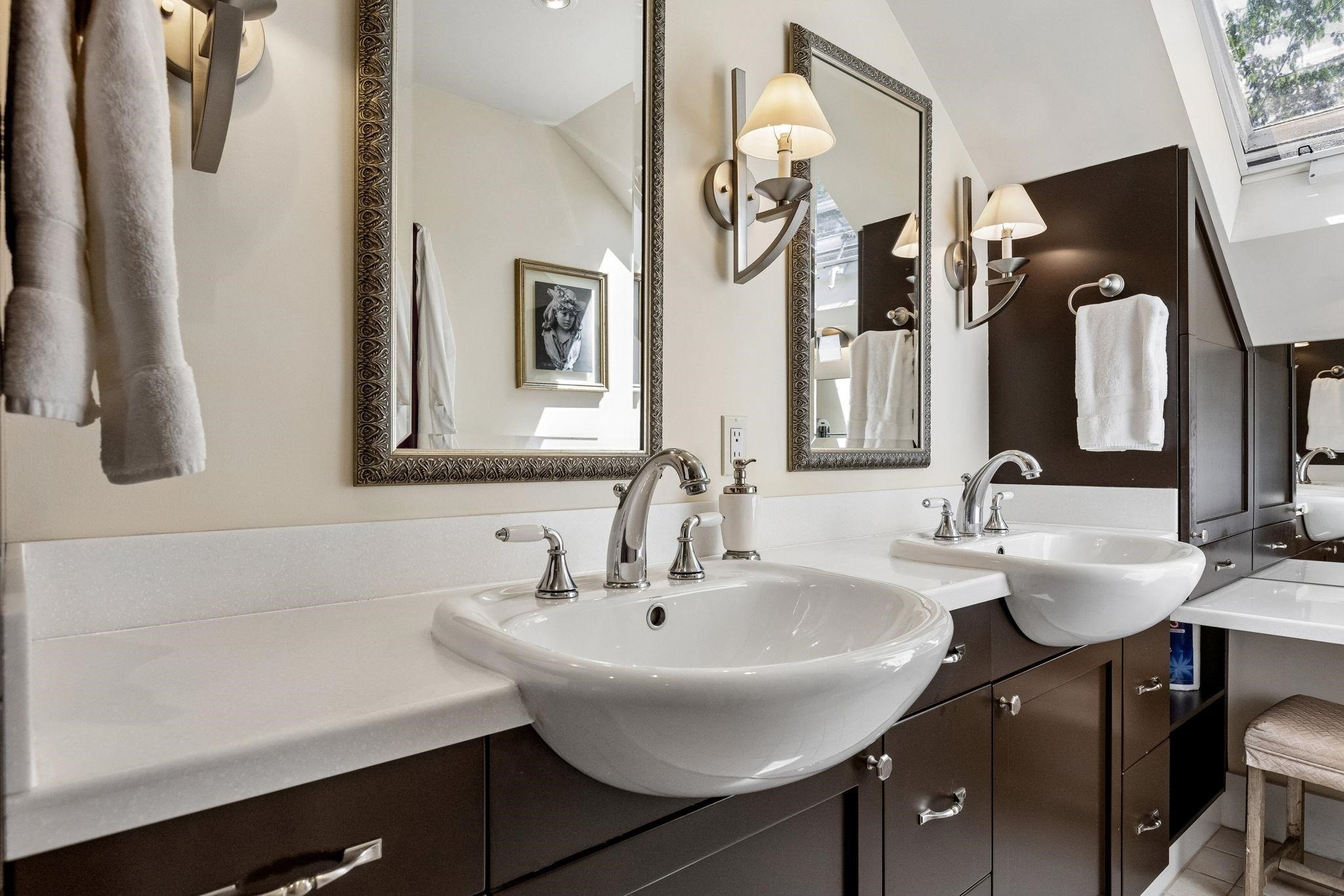 2997 38Th Avenue W, Vancouver, BC - Indoor Photo Showing Bathroom
