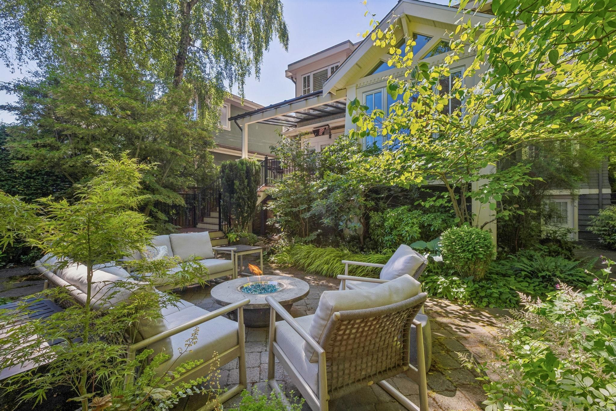 2997 38Th Avenue W, Vancouver, BC - Outdoor