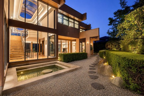 687 Beachview Drive, North Vancouver, BC - Outdoor