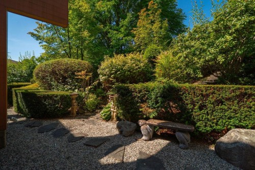 687 Beachview Drive, North Vancouver, BC - Outdoor