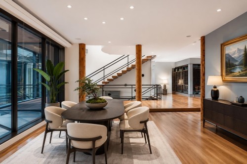 687 Beachview Drive, North Vancouver, BC - Indoor