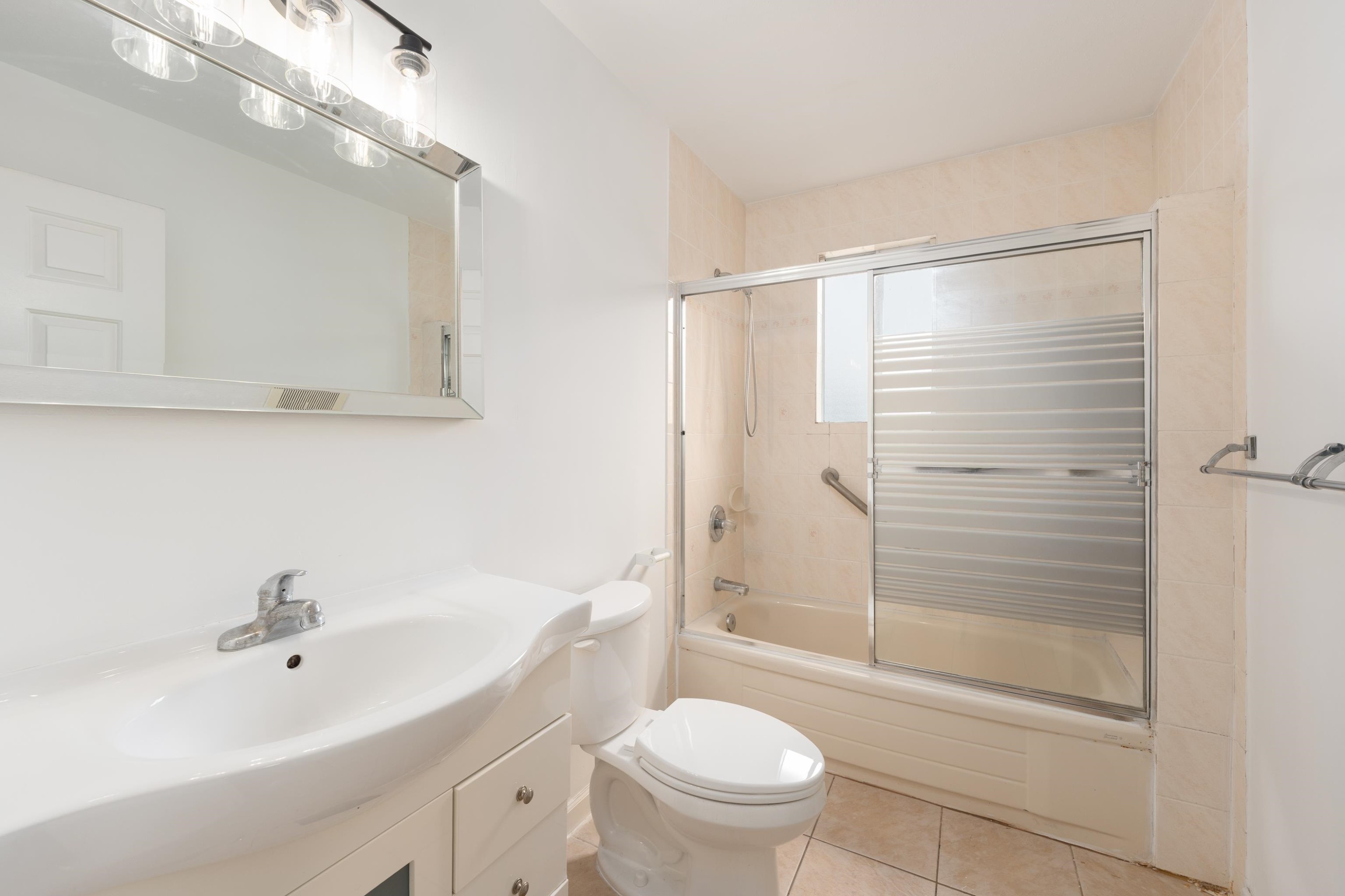 1038 51St Avenue E, Vancouver, BC - Indoor Photo Showing Bathroom