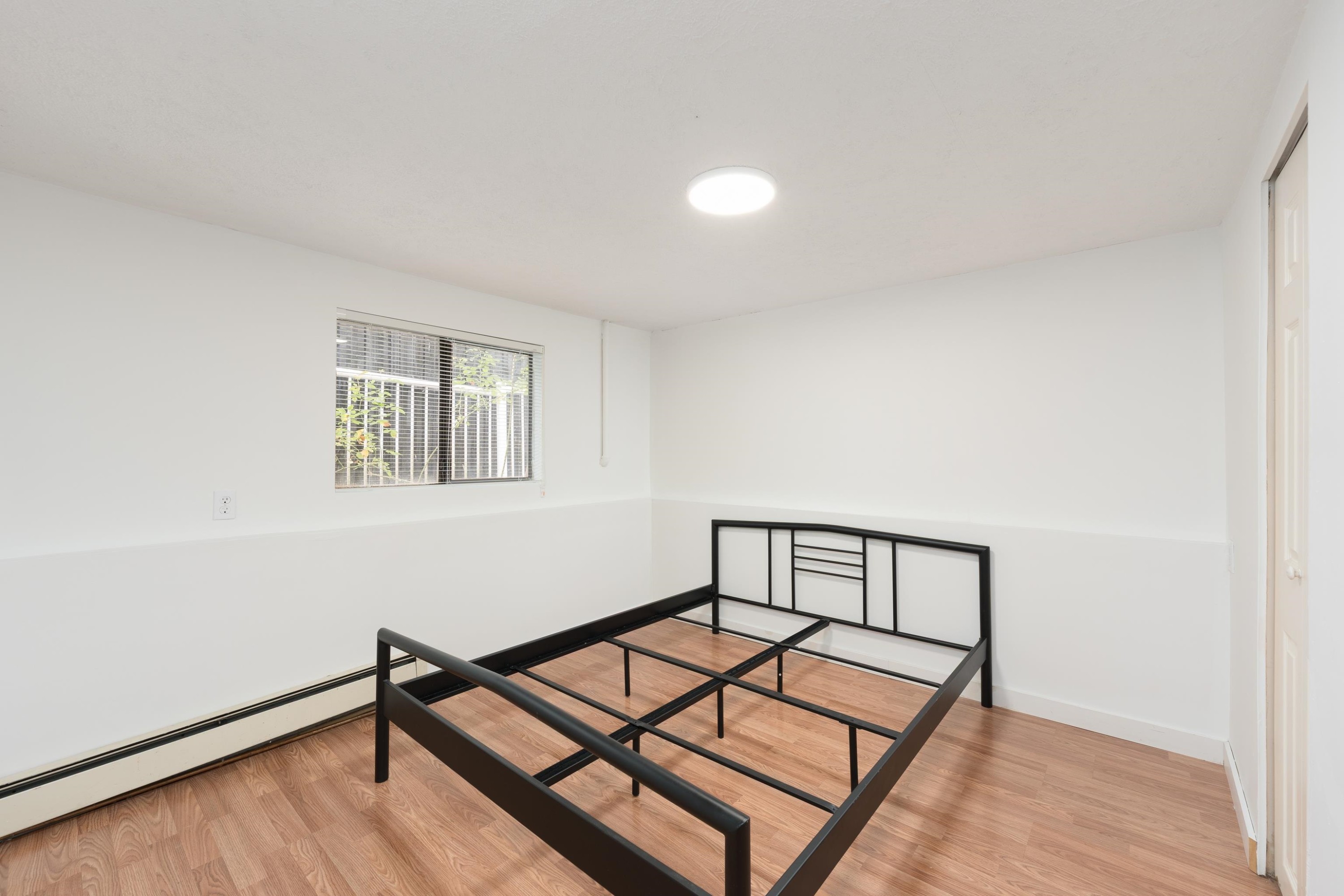 1038 51St Avenue E, Vancouver, BC - Indoor