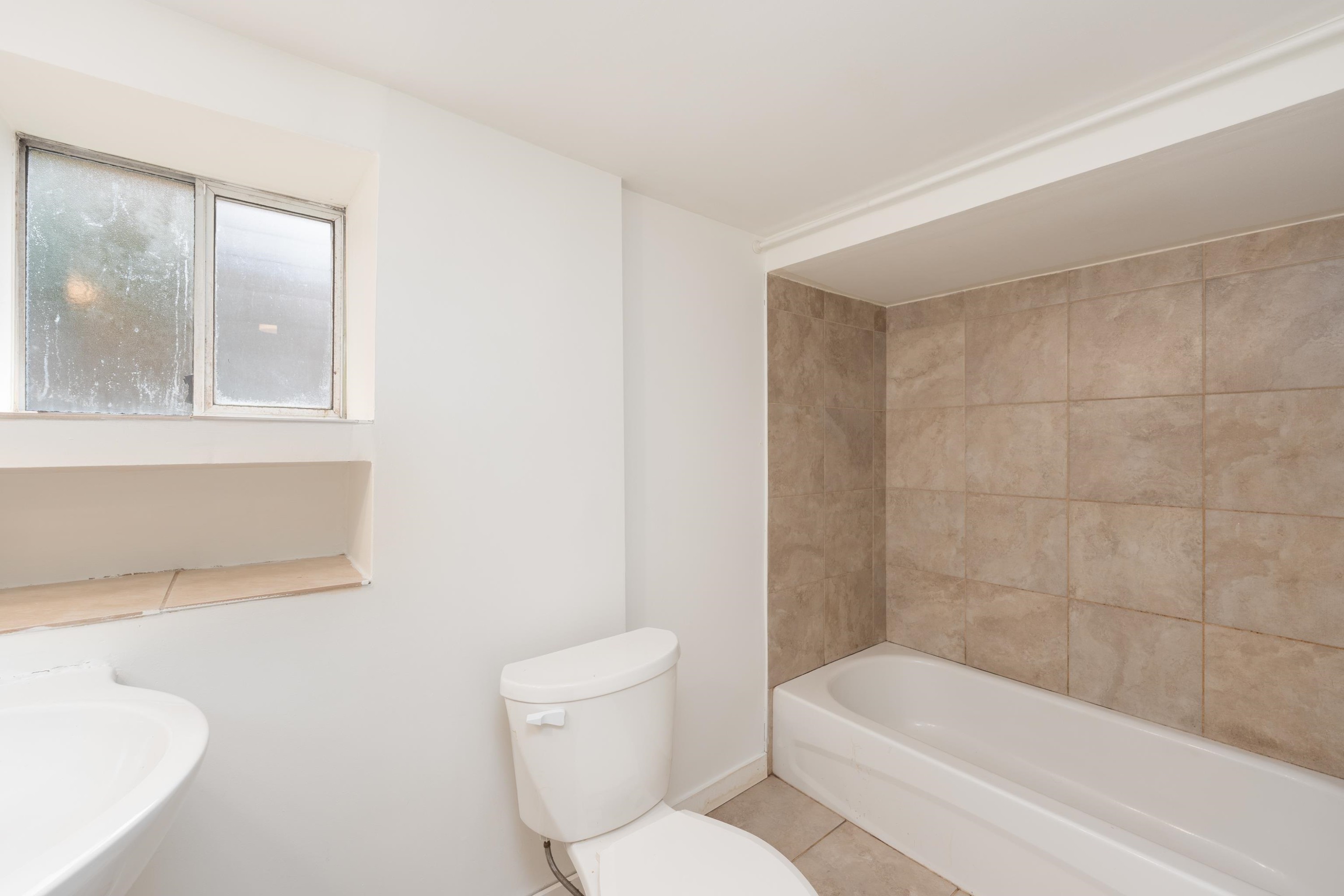 1038 51St Avenue E, Vancouver, BC - Indoor Photo Showing Bathroom