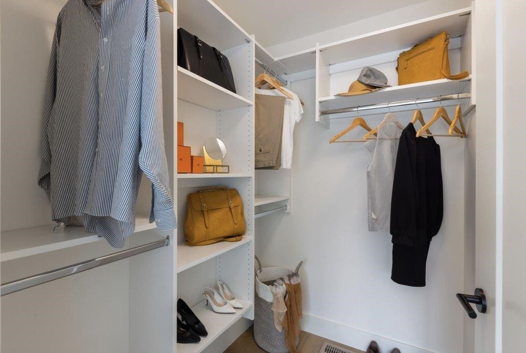 5387 Willow Street, Vancouver, BC - Indoor With Storage