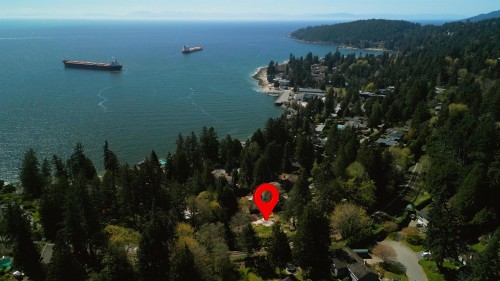 4019 Rose Crescent, West Vancouver, BC 