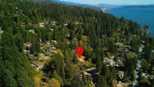 4019 Rose Crescent, West Vancouver, BC 