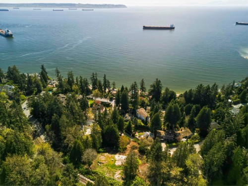 4019 Rose Crescent, West Vancouver, BC 
