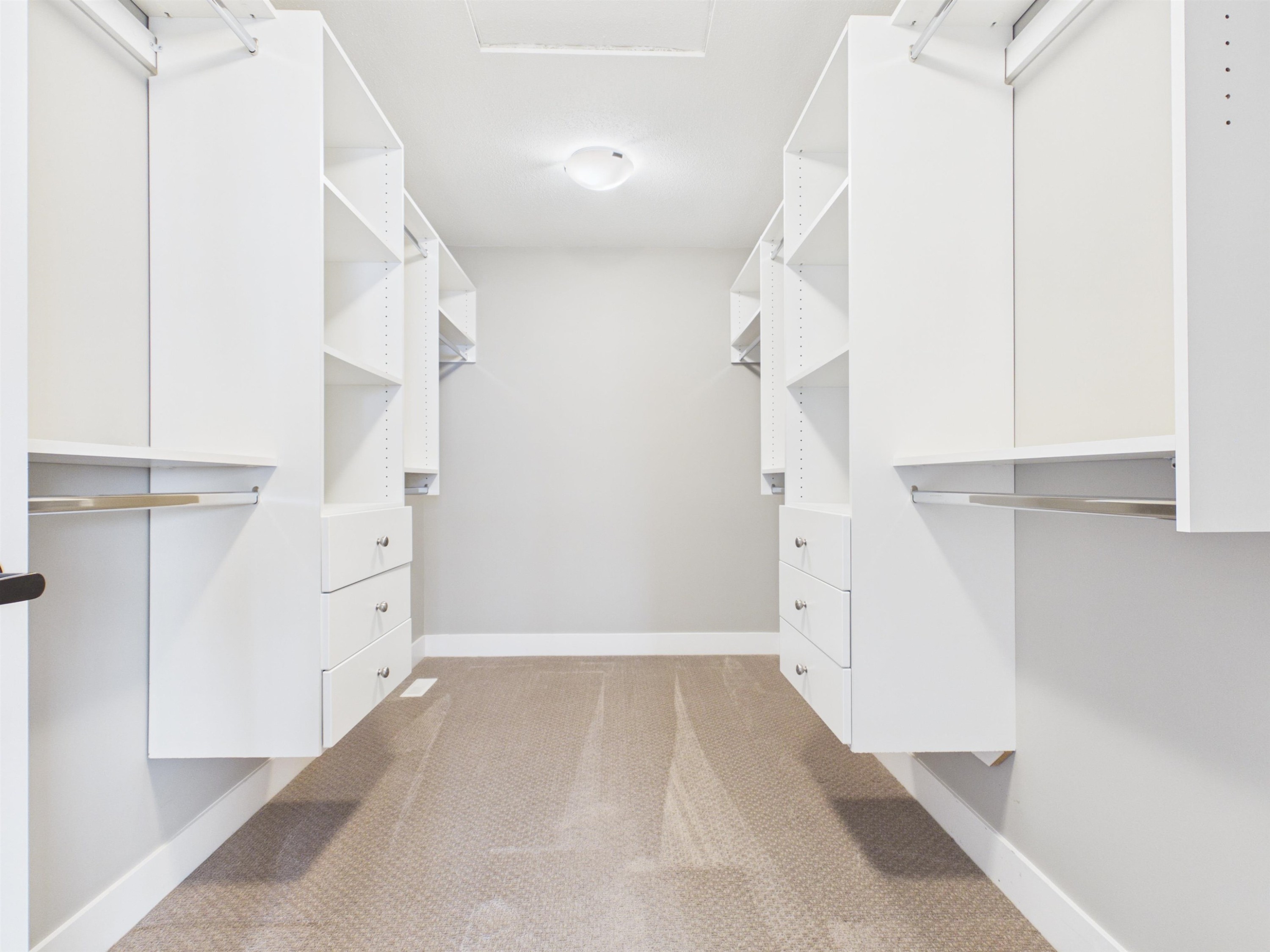 3534 Archworth Avenue, Coquitlam, BC - Indoor With Storage