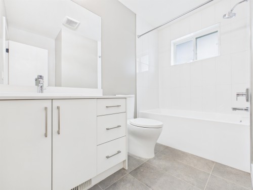 3534 Archworth Avenue, Coquitlam, BC - Indoor Photo Showing Bathroom