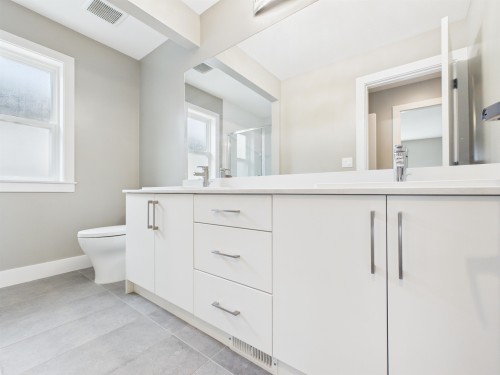 3534 Archworth Avenue, Coquitlam, BC - Indoor Photo Showing Bathroom
