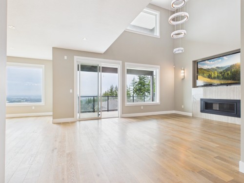 3534 Archworth Avenue, Coquitlam, BC - Indoor With Fireplace