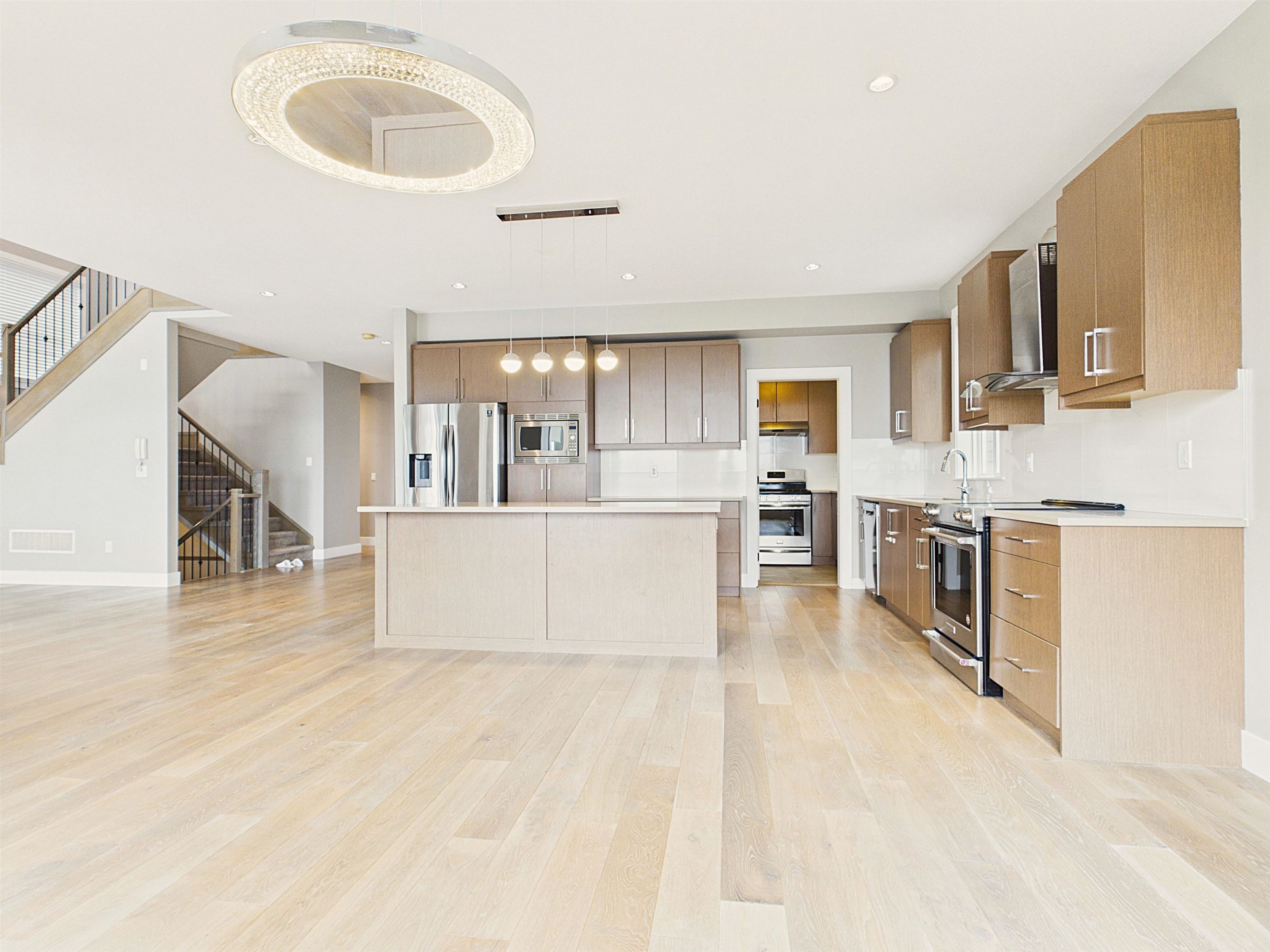 3534 Archworth Avenue, Coquitlam, BC - Indoor Photo Showing Kitchen With Upgraded Kitchen