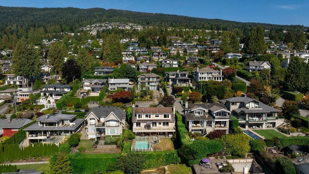 2316 Nelson Avenue, West Vancouver, BC - Outdoor With View