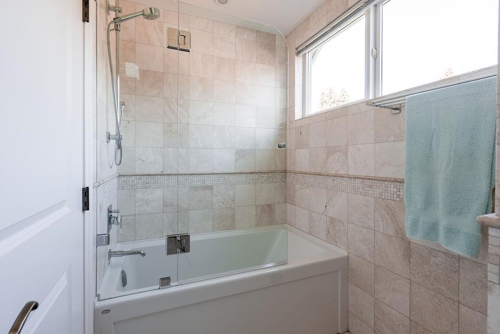 2316 Nelson Avenue, West Vancouver, BC - Indoor Photo Showing Bathroom