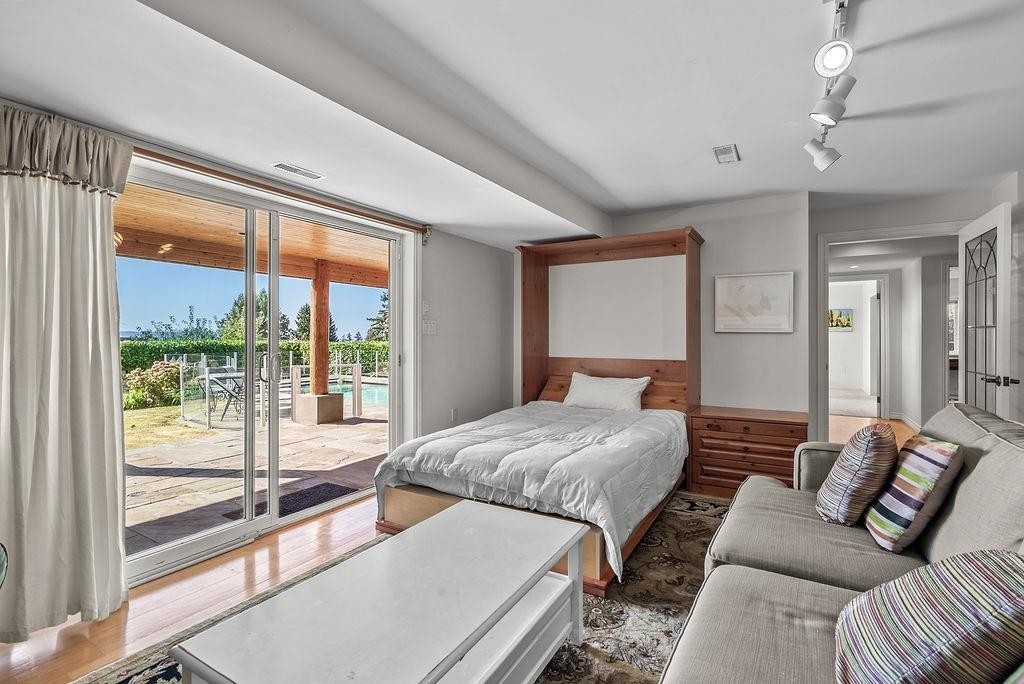 2316 Nelson Avenue, West Vancouver, BC - Indoor Photo Showing Bedroom