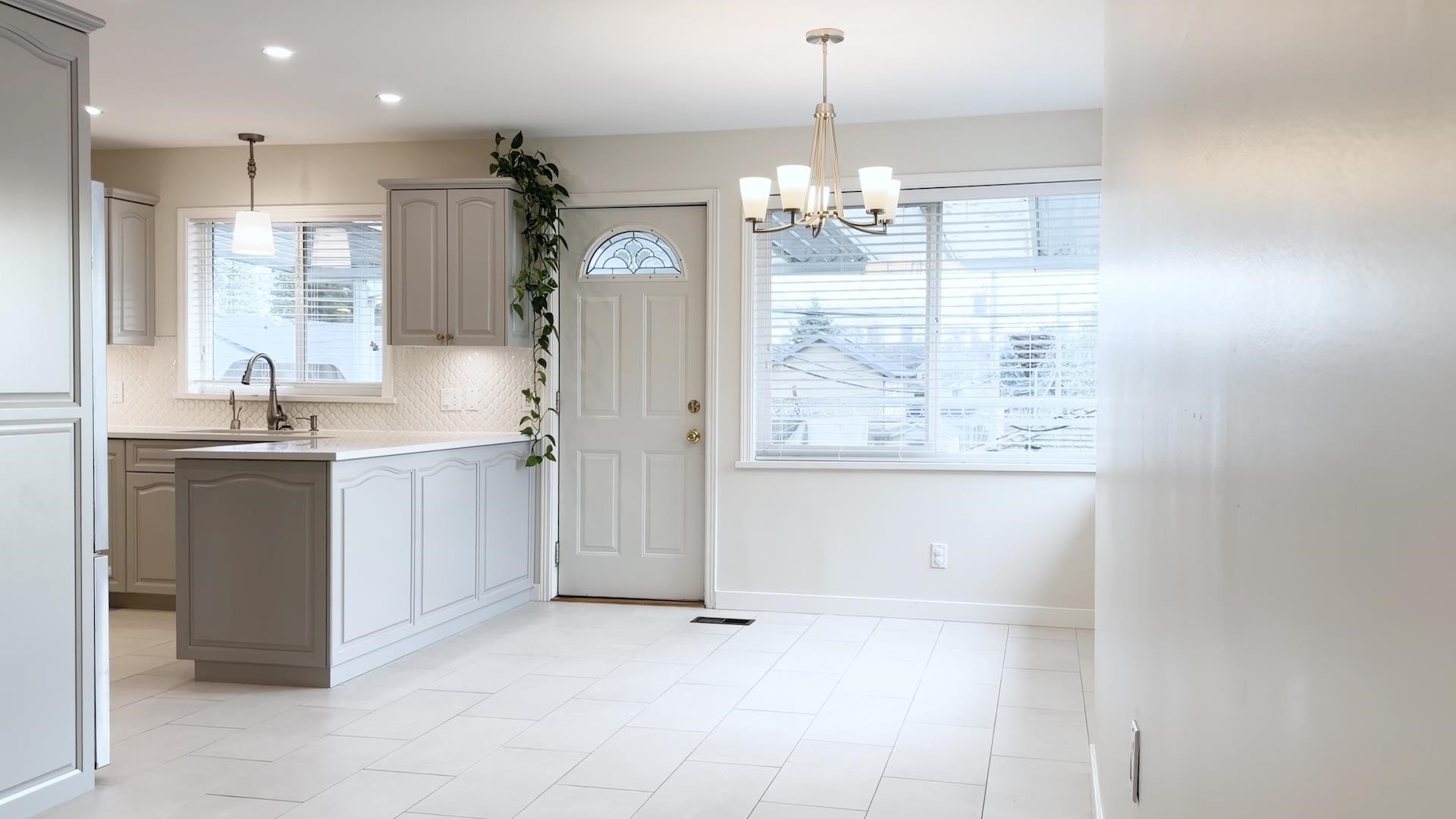 6462 Nanaimo Street, Vancouver, BC - Indoor Photo Showing Kitchen