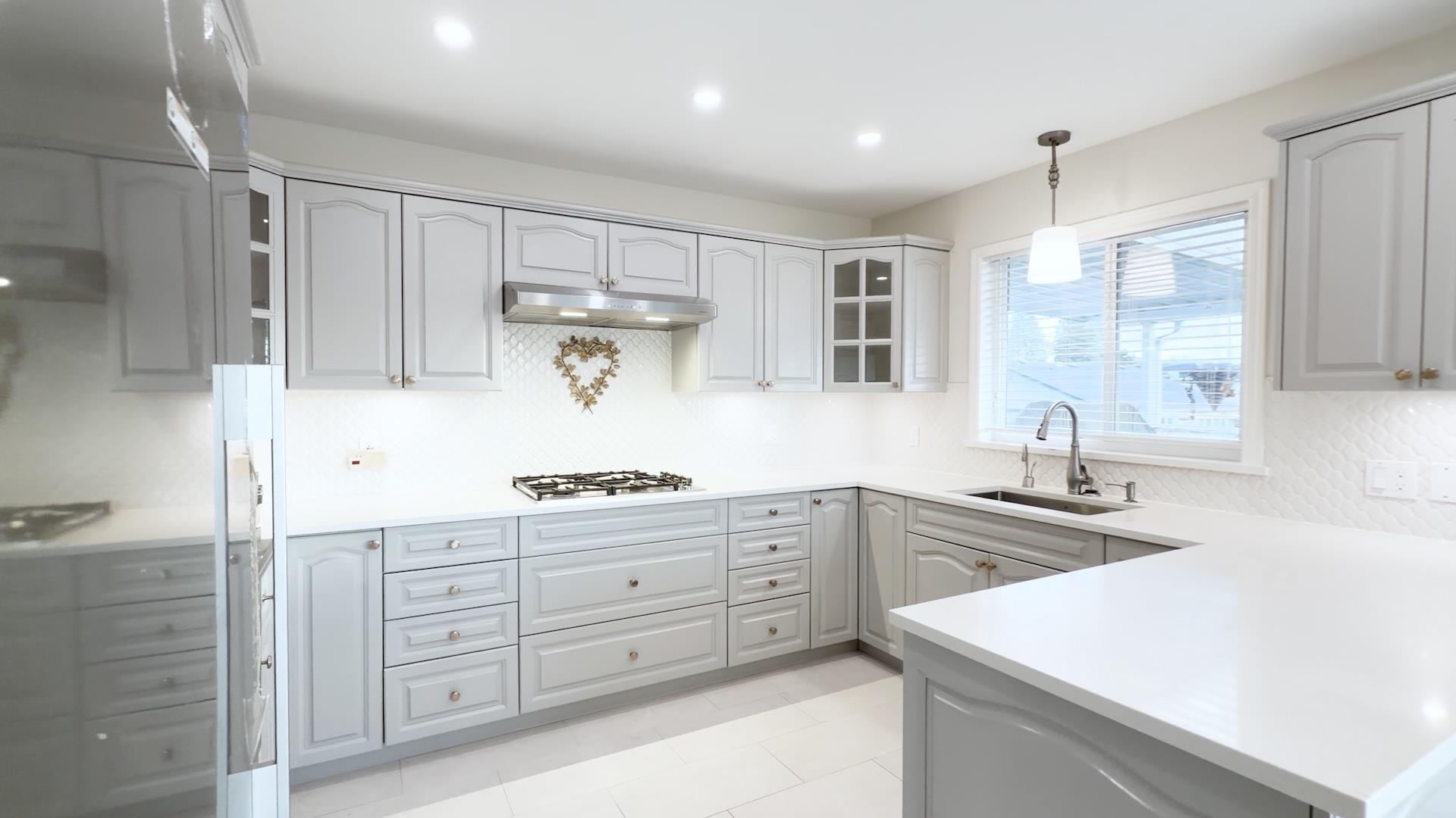 6462 Nanaimo Street, Vancouver, BC - Indoor Photo Showing Kitchen With Upgraded Kitchen