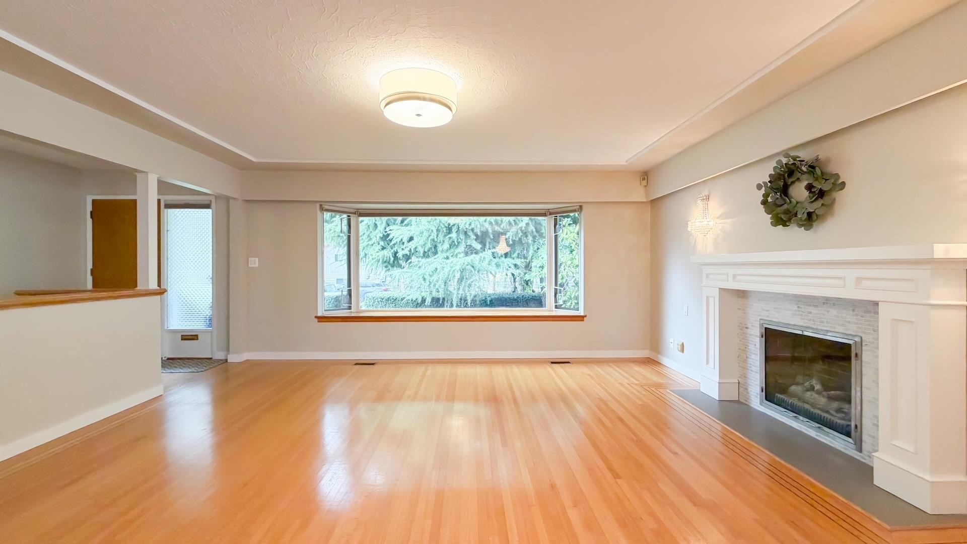 6462 Nanaimo Street, Vancouver, BC - Indoor Photo Showing Living Room With Fireplace