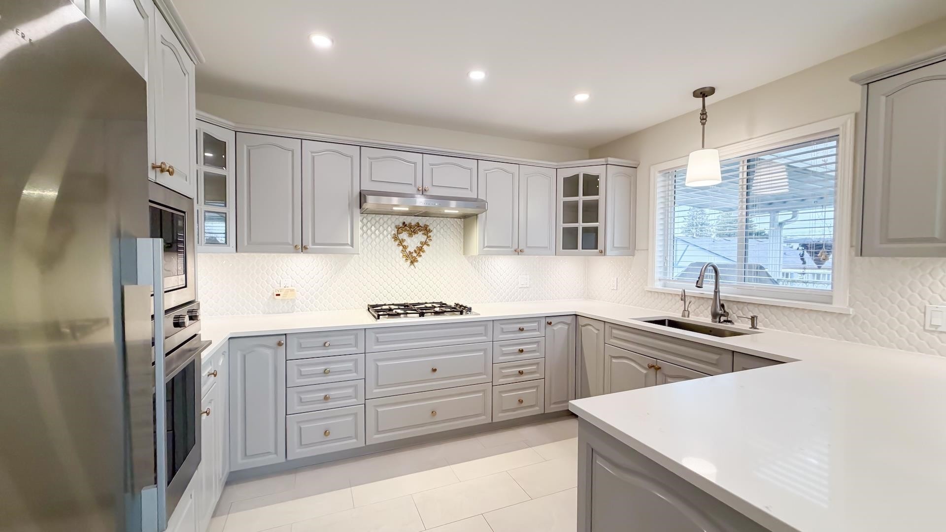 6462 Nanaimo Street, Vancouver, BC - Indoor Photo Showing Kitchen With Upgraded Kitchen