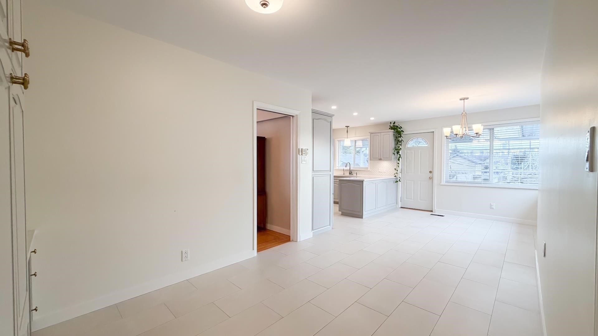 6462 Nanaimo Street, Vancouver, BC - Indoor Photo Showing Other Room