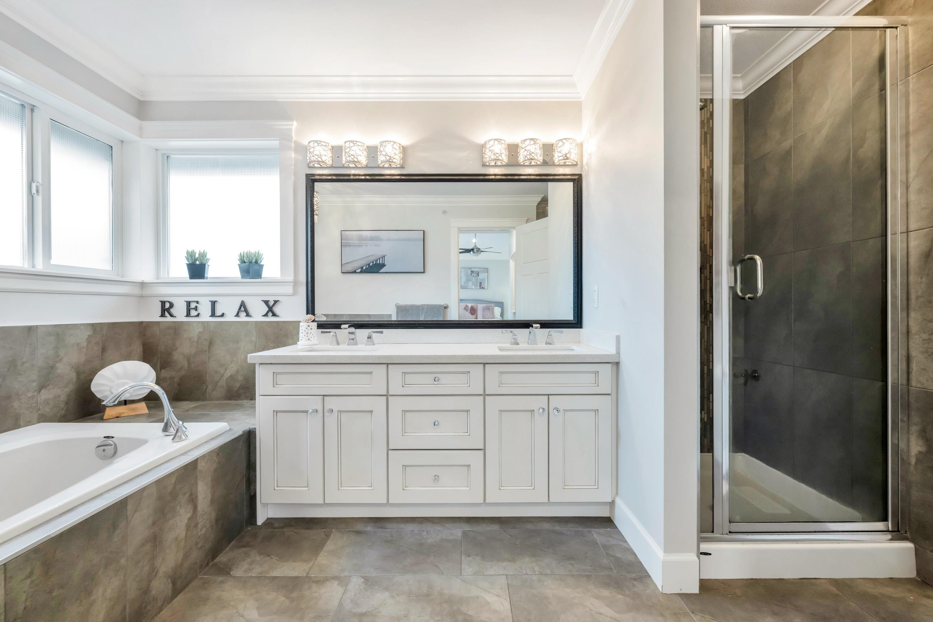 24640 101 Avenue, Maple Ridge, BC - Indoor Photo Showing Bathroom
