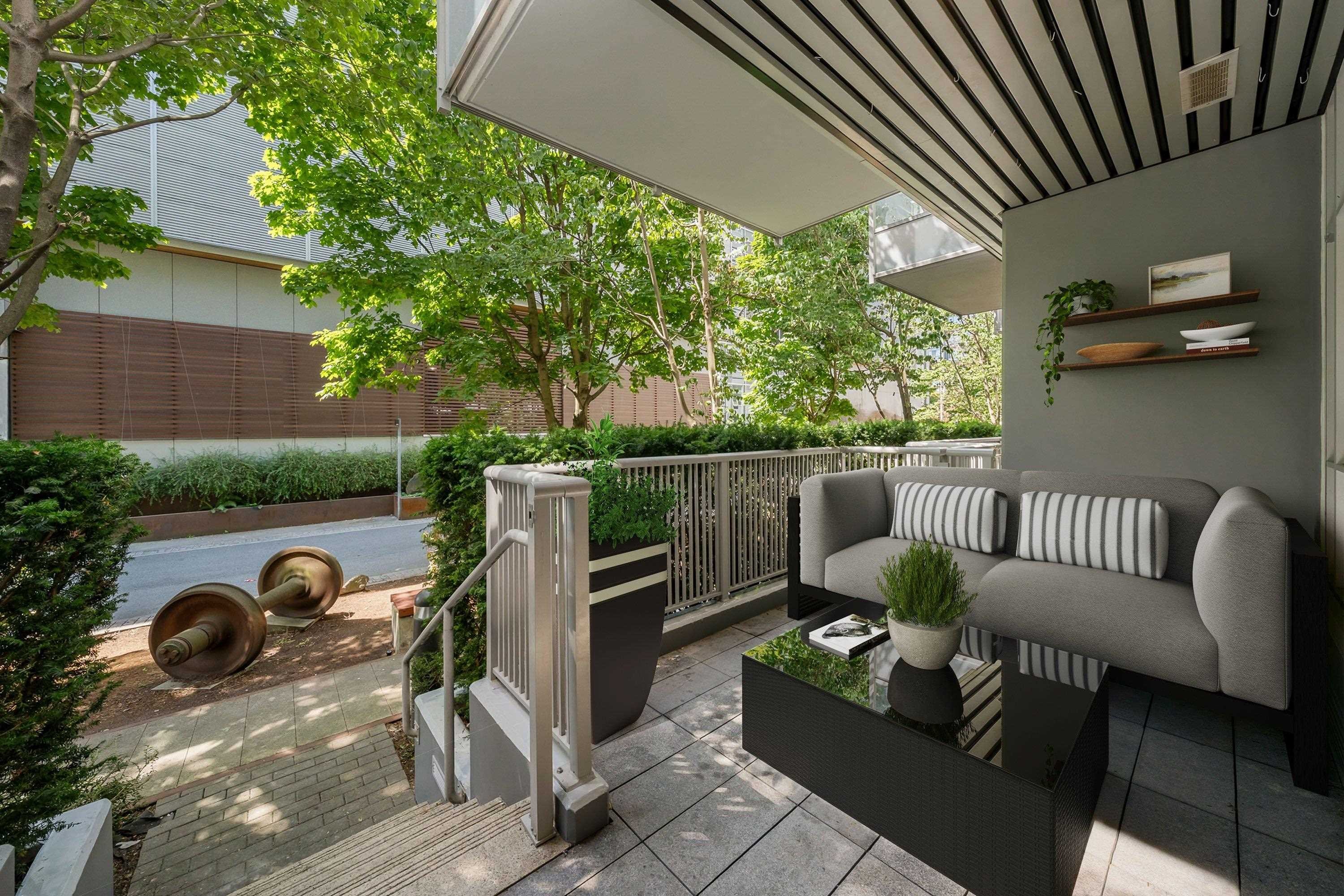 134 1St Avenue E, Vancouver, BC - Outdoor With Deck Patio Veranda With Exterior