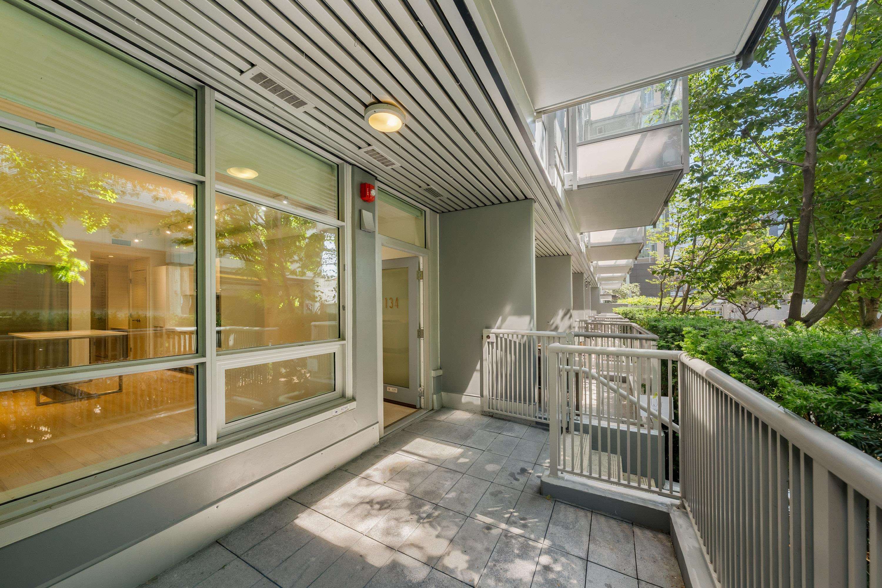 134 1St Avenue E, Vancouver, BC - Outdoor With Exterior
