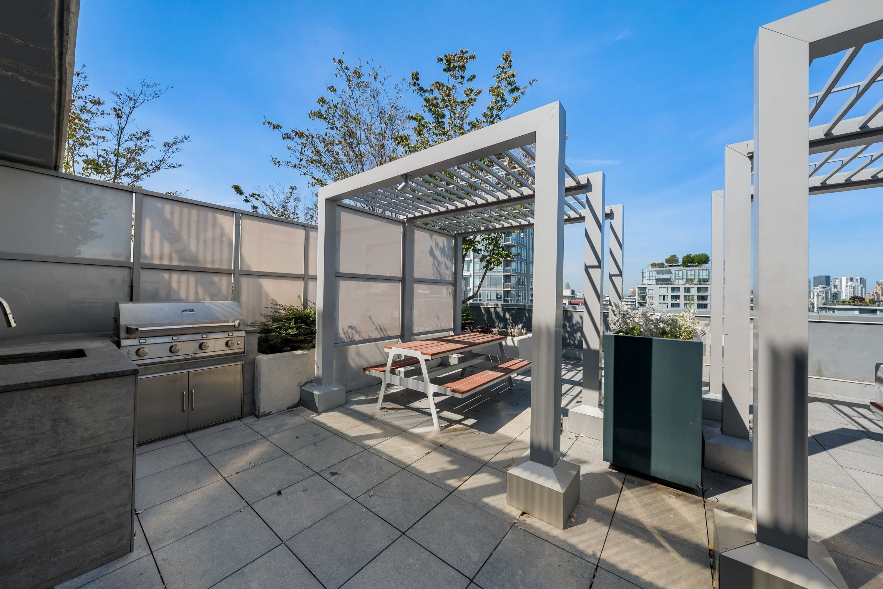 134 1St Avenue E, Vancouver, BC - Outdoor With Deck Patio Veranda