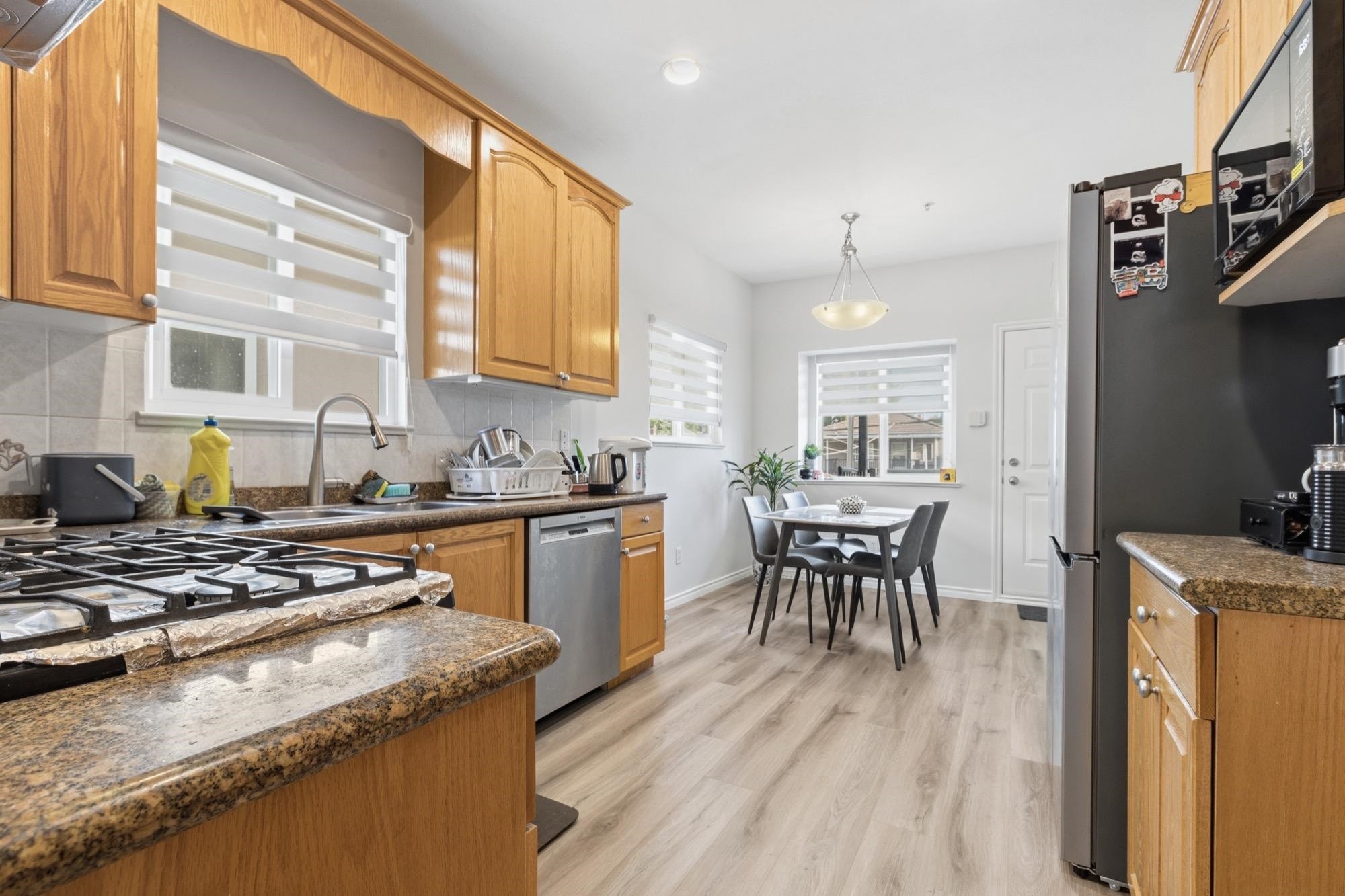 3186 18Th Avenue E, Vancouver, BC - Indoor Photo Showing Kitchen